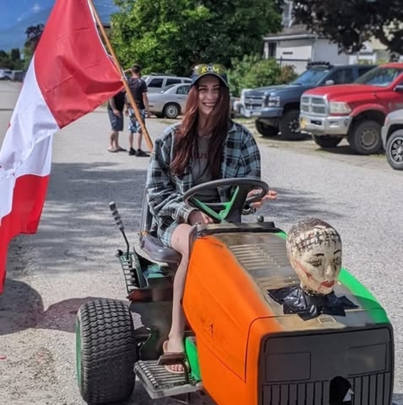 Meet your Posher, Chelsey - Picture 1 of 1